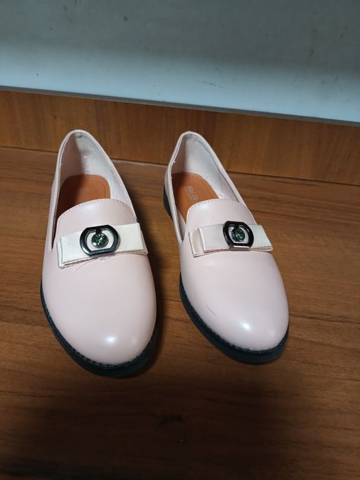 Туфлі жіночі. Нові. Розмір 38, на устілку 24,5 см.