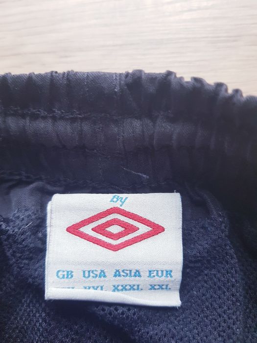 Sportowe spodenki szorty meskie marki Umbro rozmiar 2XL.