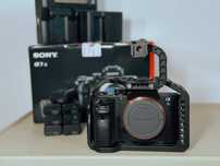 Sony A7S II + klatka / top handle 8sinn / 6 akumulatorów, 3x ład.