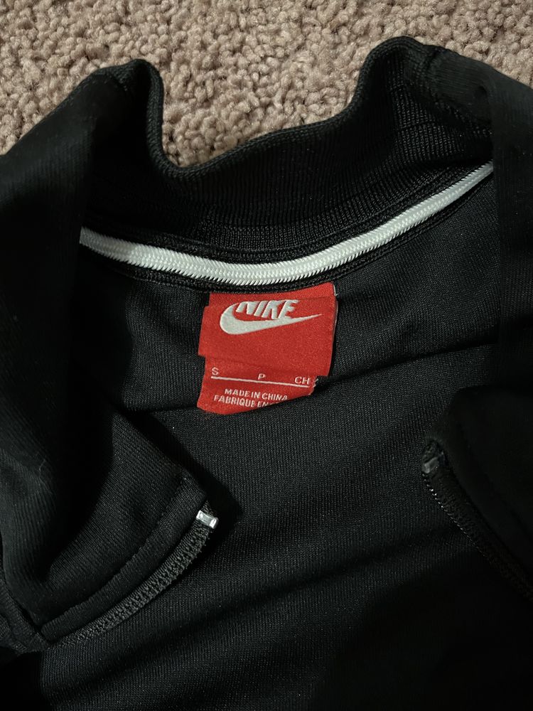 Класна зіпка Nike