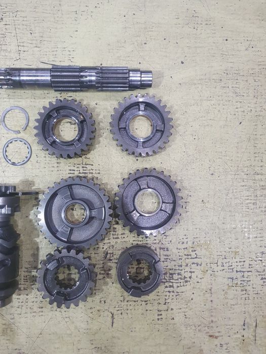 Skrzynia biegów części Suzuki RMZ 250 4t 06r KXF 250 tryb wałek wodzik
