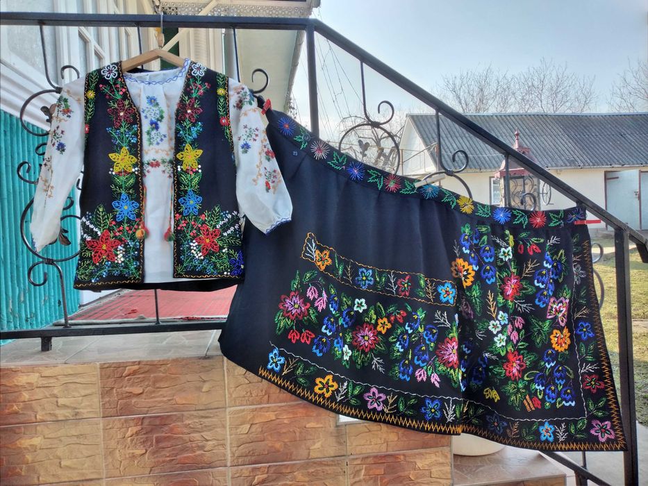 Жіночий національний костюм