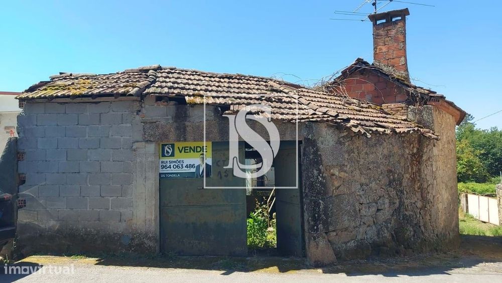 Moradia T3, para recuperar em Campo de Besteiros