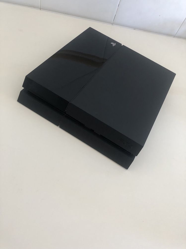 PlayStation 4 500GB + FIFA 23