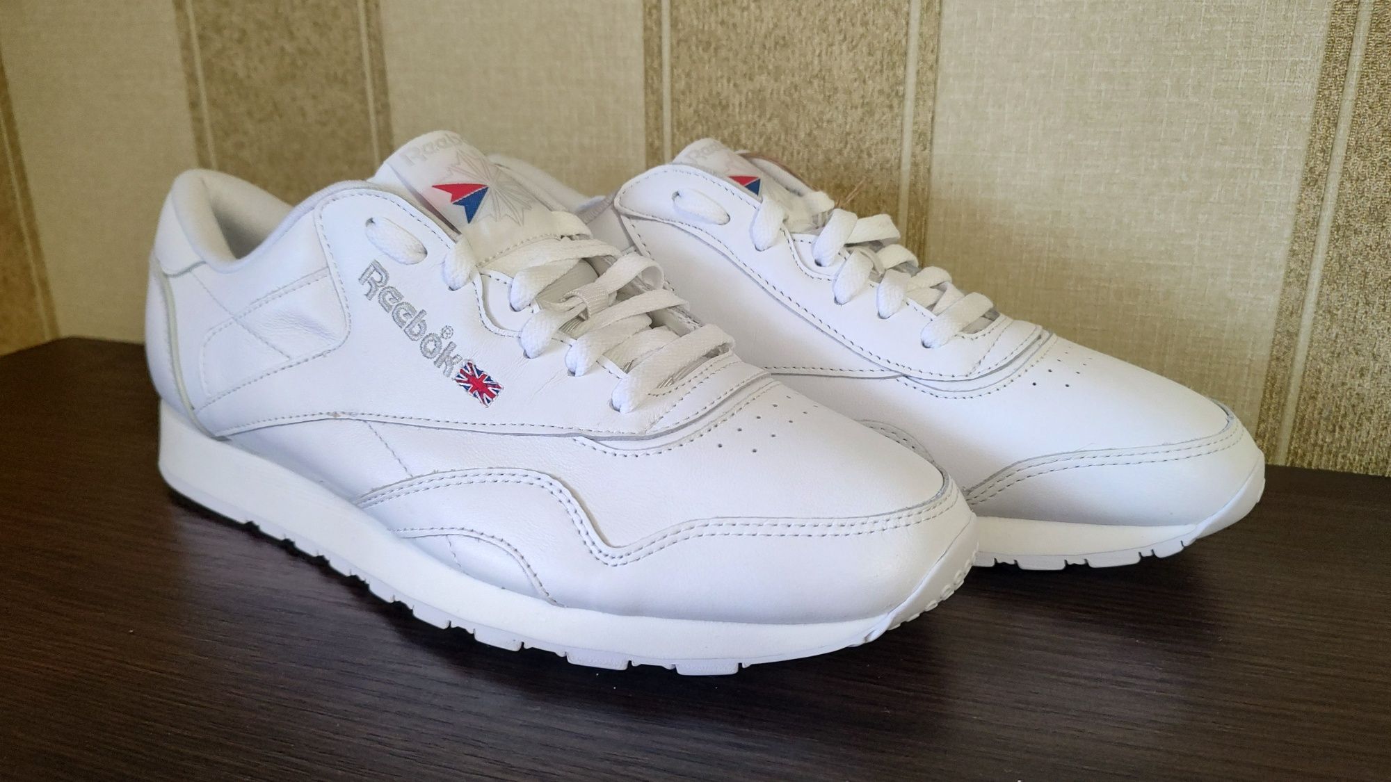 Оригінальні кросівки Reebok Classic Leather Plus GV8540