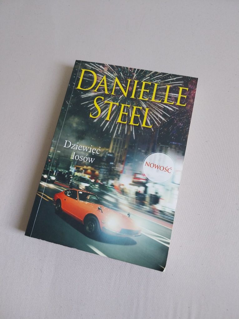 Dziewięć losów Danielle Steel książka