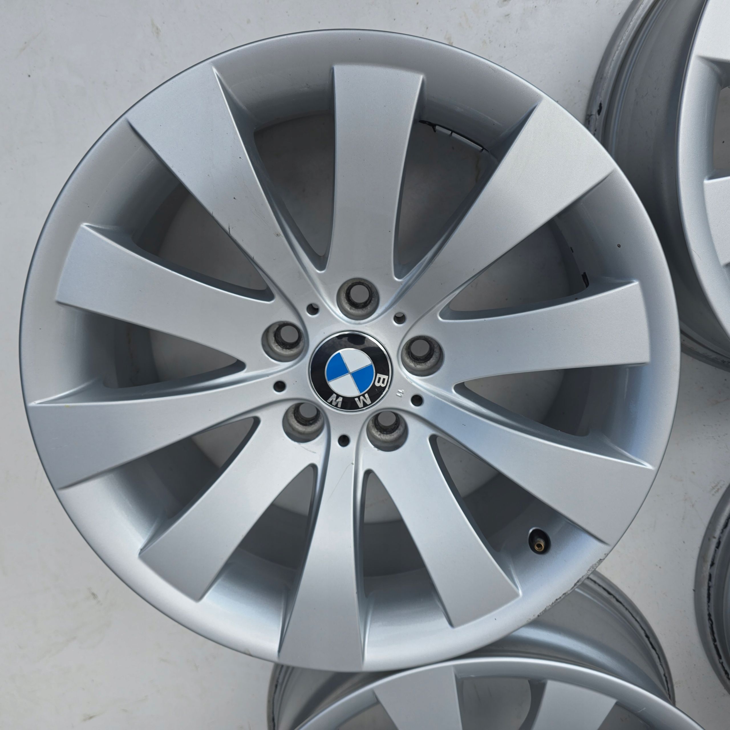BMW 7 F01 F02 5 F10 F11 X3 F25 X4 F26 5X120 18'' ET30 4X