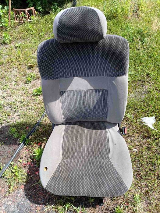 Сидения в авто передние и задние