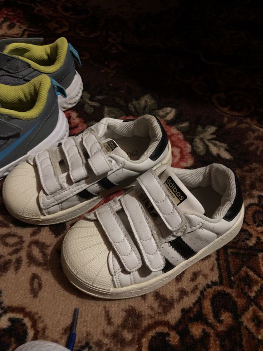 Красовки адідас продам