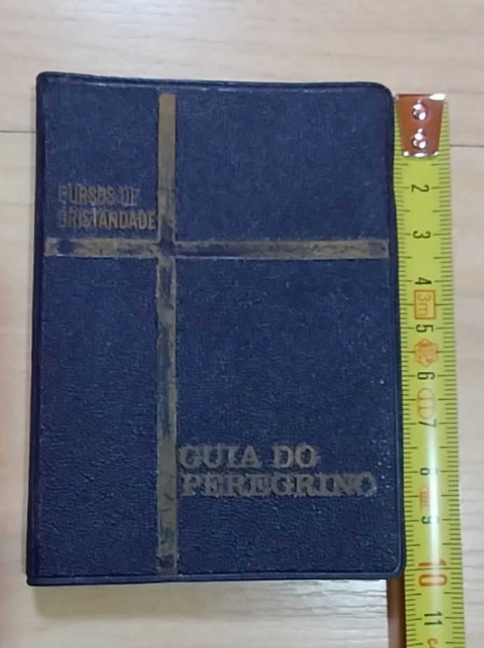 Pequeno livro antigo Guia do peregrino