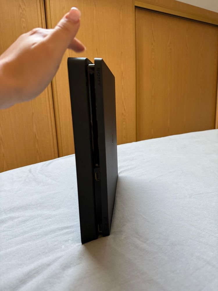 Playstation 4 (COMO NOVA)