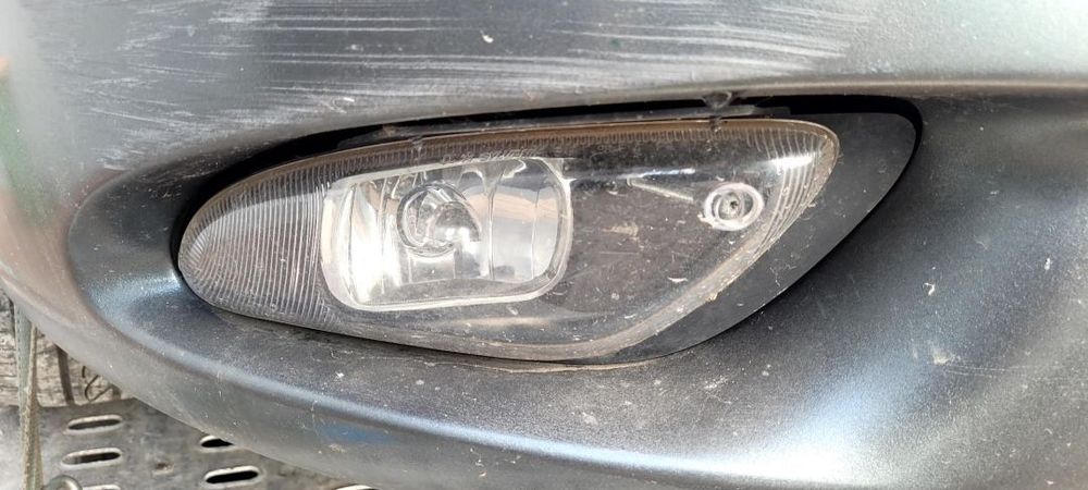 LAMPA PRAWA W ZDERZAK CHRYSLER MODEL 300M 2002