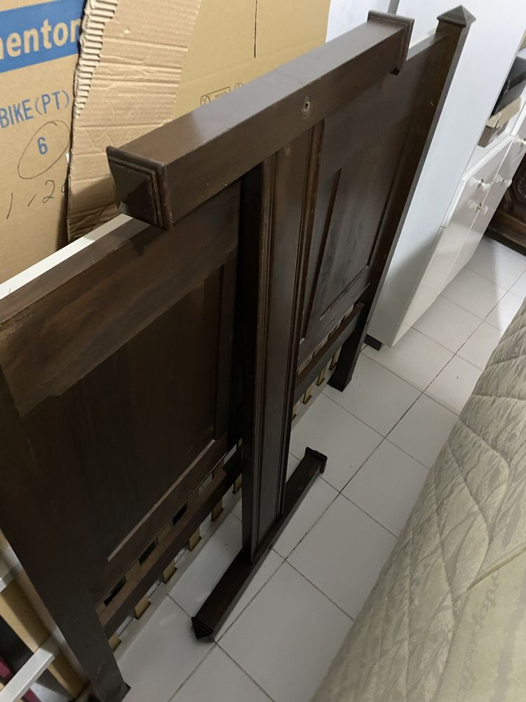Colchão cama e cabeceira