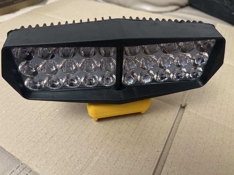 Лампа прожектор DeWalt-30Led 18V USB(без акумулятора)