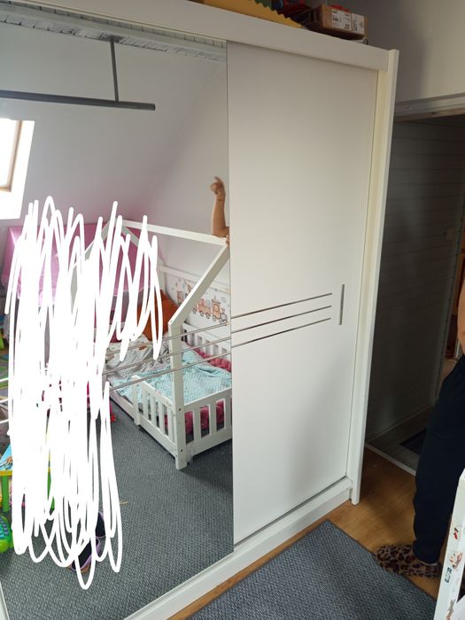 Oddam wielką szafę przesuwna