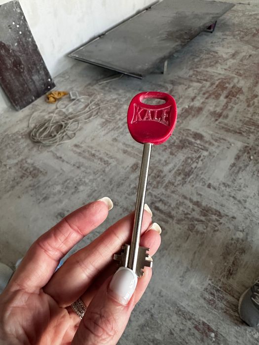 Дверь входная железная новая