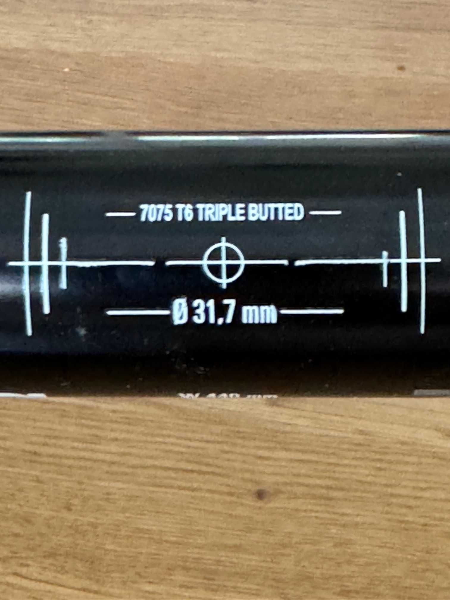 Kierownica DEDA ZERO 100 model DEEP. Z owijką Lizard Skin, SUPER STAN