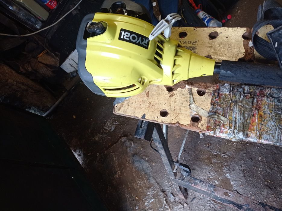 Vendo roçadeira ryobi