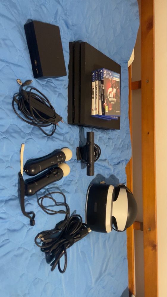PS4 Pro 1TB + VR + 5 Jogos