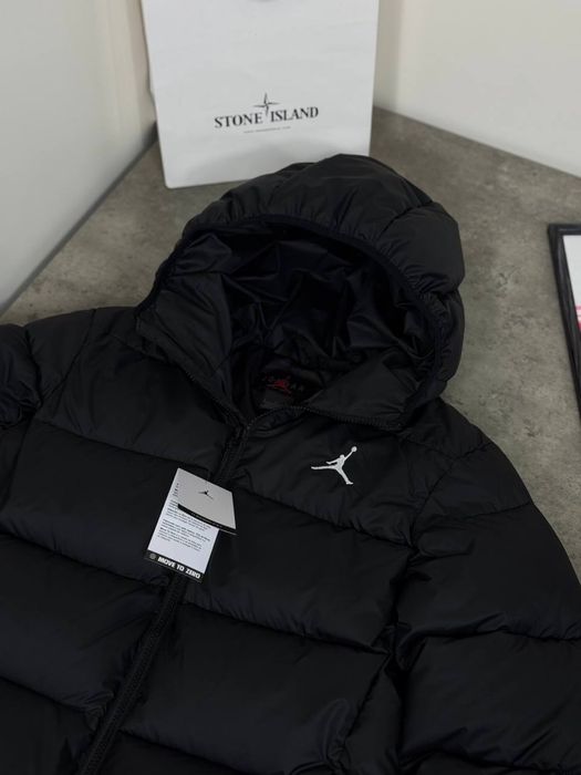 Пуховик jordan  з вишитим логттипом