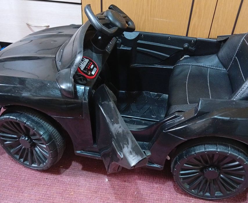 Продам машину детскую до 3лет