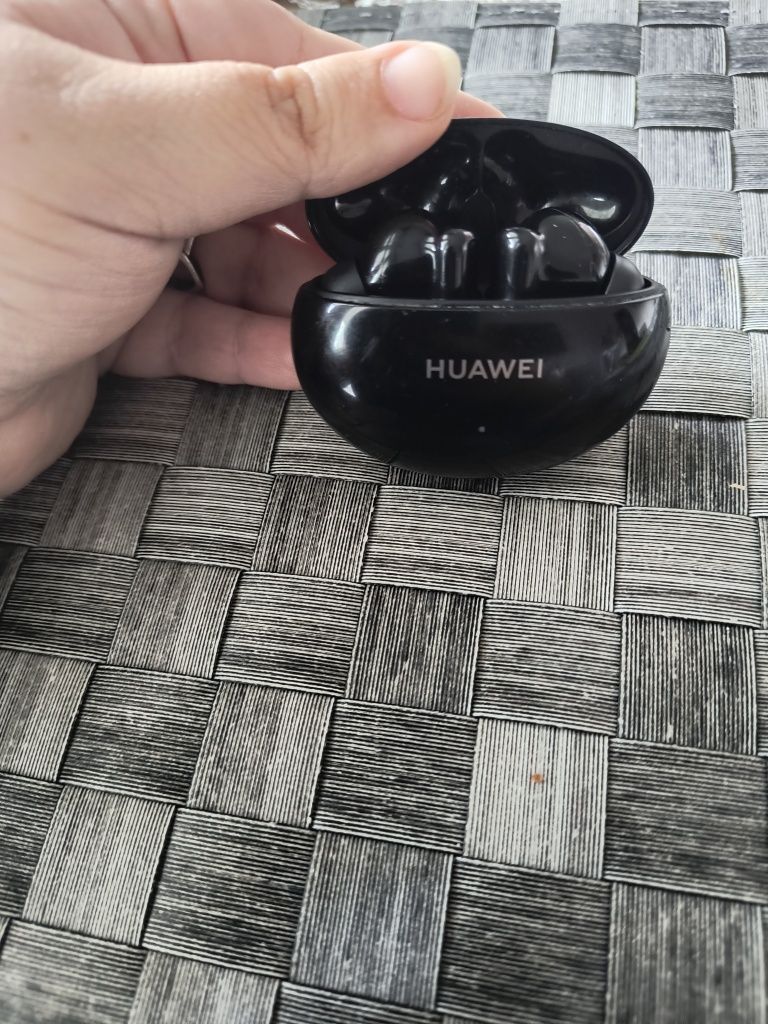 Sprzedam słuchawki huawei