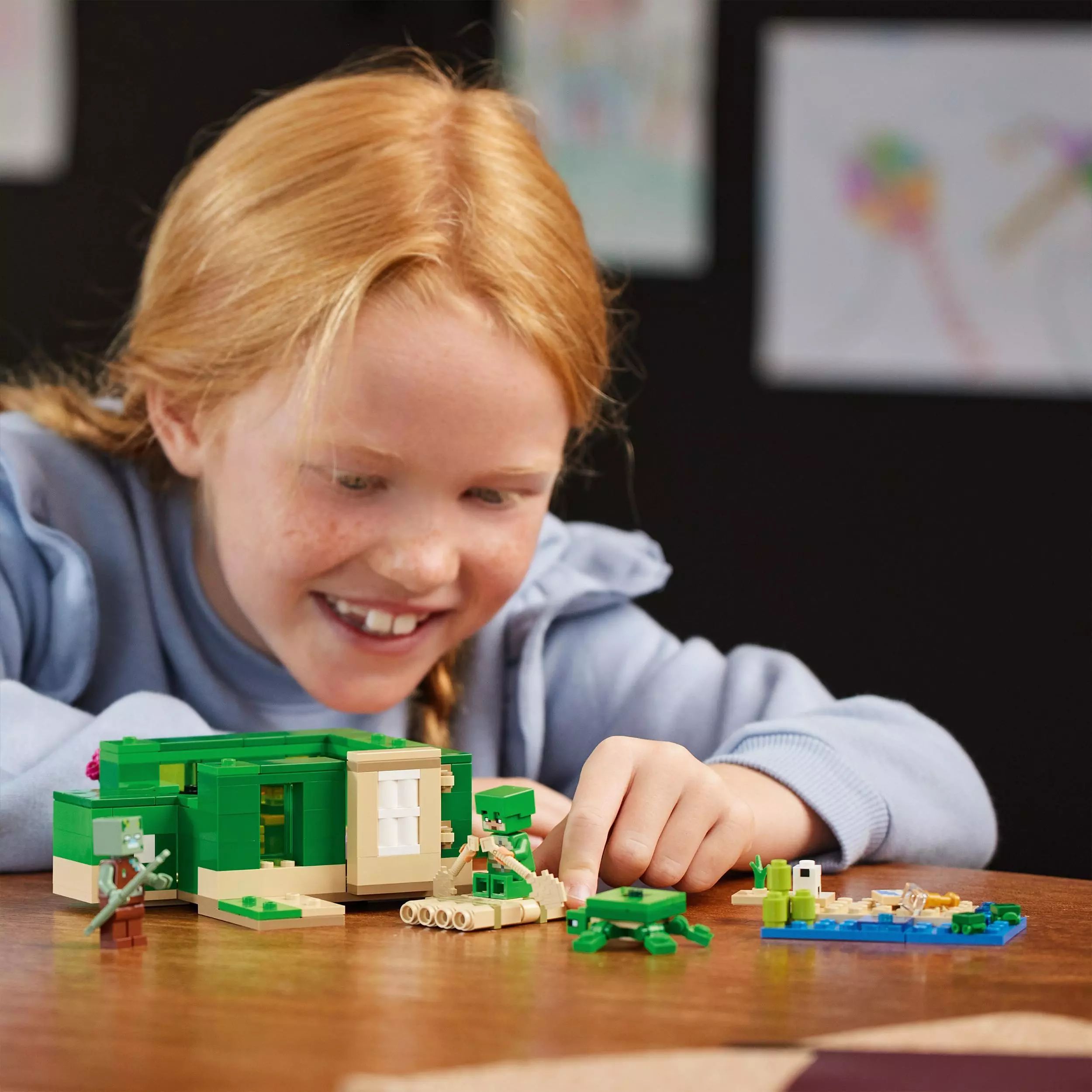 LEGO Minecraft™ Domek na plaży żółwi 21254
