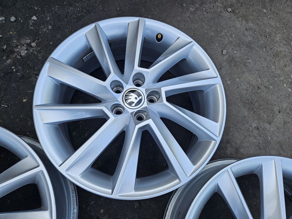 Alufelgi 17 Skoda Scala Kamiq Fabia IV ET38 5x100