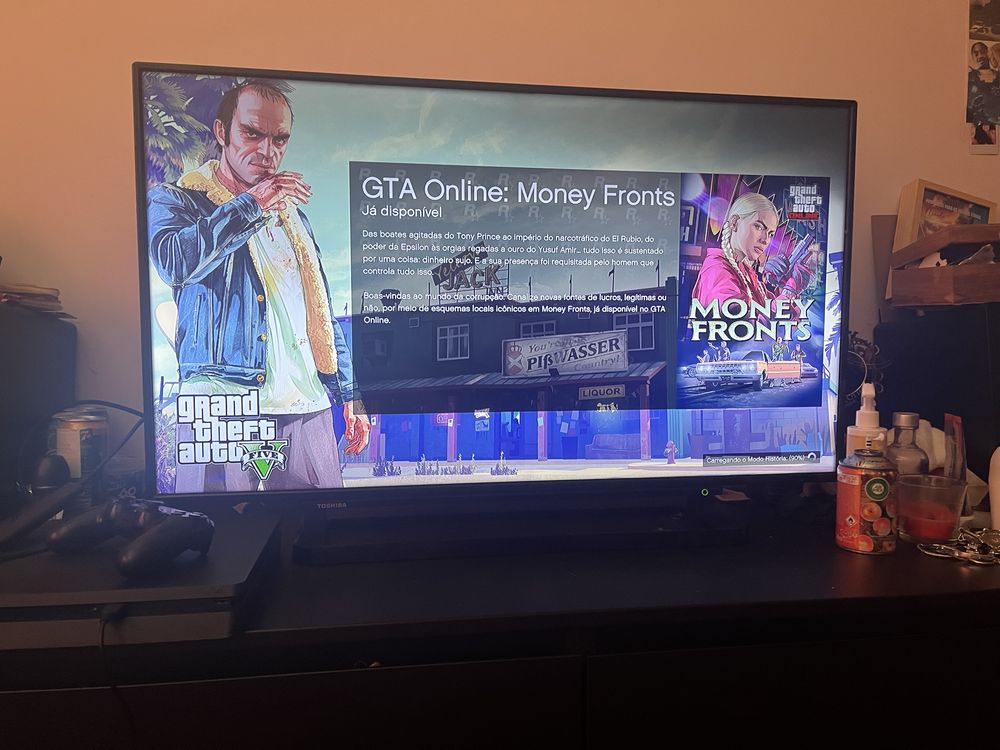 Playstation 4 slim 500gb  + gta v estimada