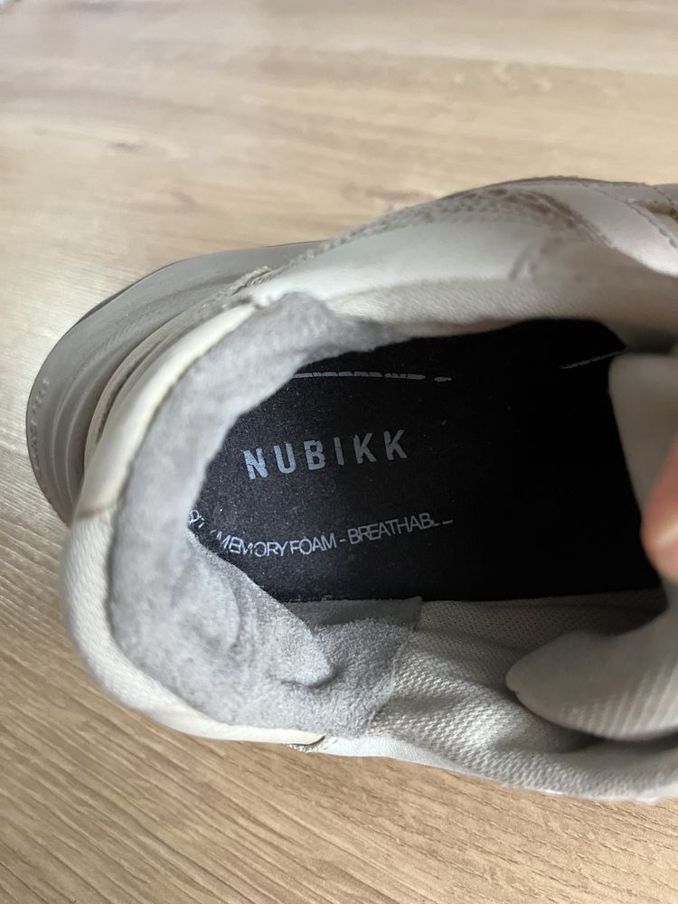 Продам кроссовки Nubikk