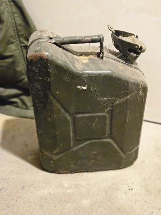 Kanister 10l używany