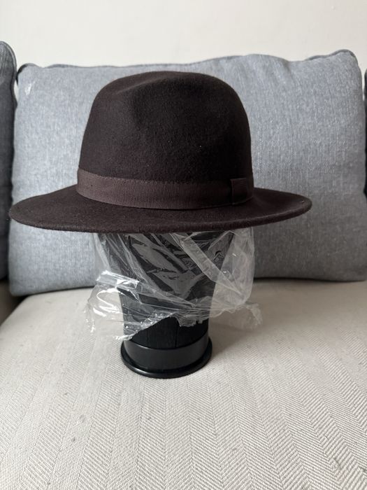 Chapeu de lã novo castanho