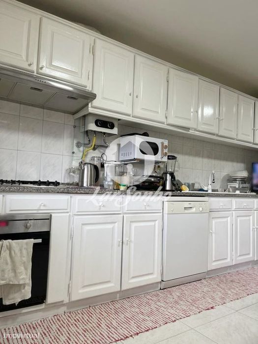 Moradia M4 com garagem fechada