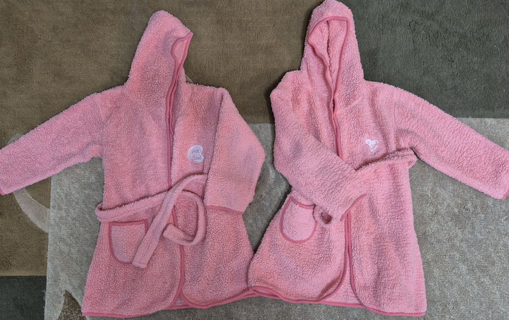 Одяг для близнят дівчаток