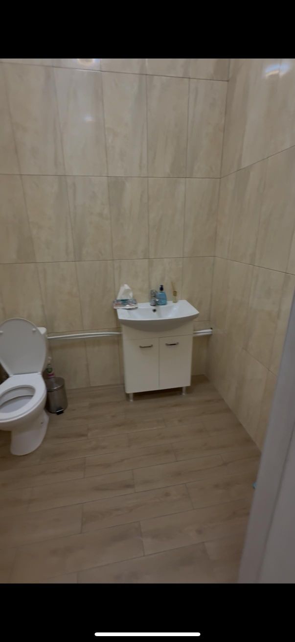 Оренда комерційного приміщення — 42 м², 1 поверх, 10-та Фонтана