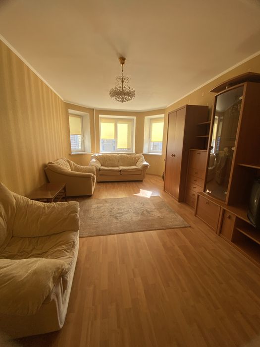 Продаж 2 кімнатної з ремонтом  Княжий Затон, 4 поруч метро "Позняки"