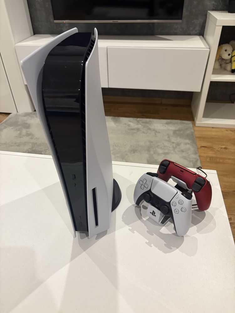 Ps5 1TB+ 2Pady +stacja ładująca.