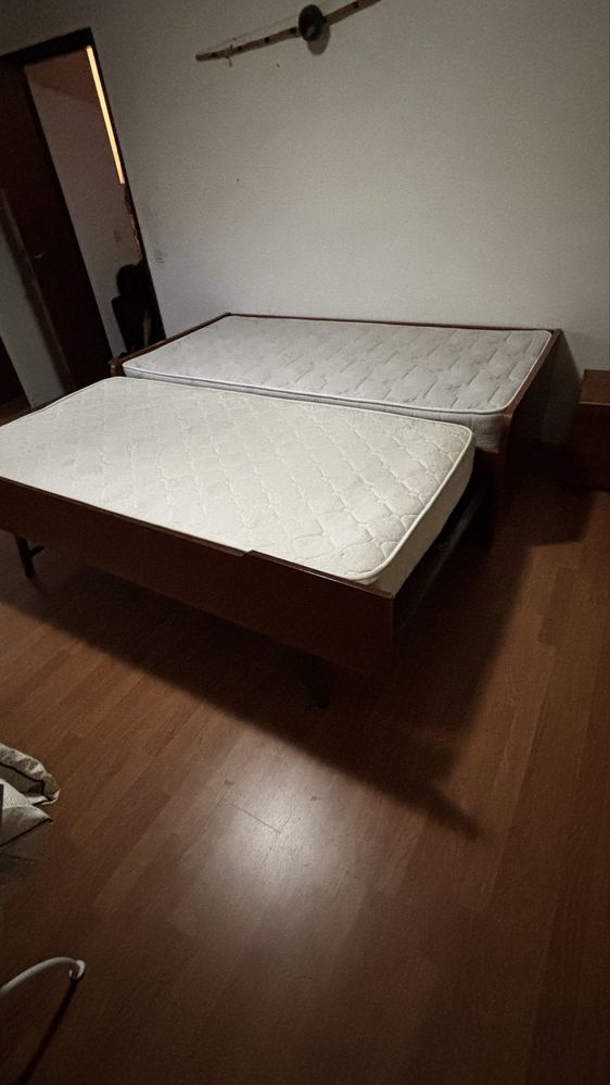 Cama de solteiro que abre e fica de casal