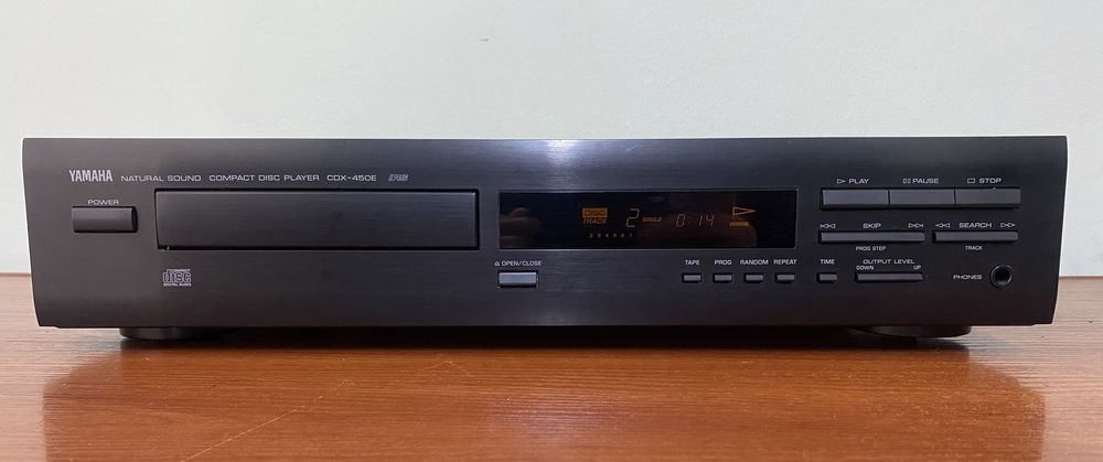 CD програвач Yamaha CDX-450E