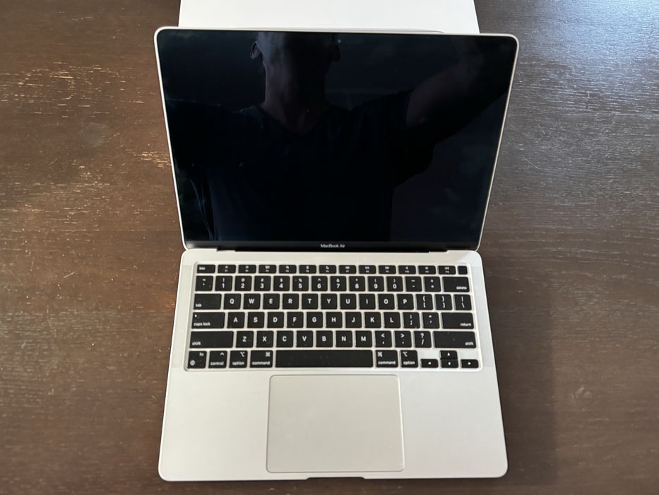 Macbook air M1 8/256 US idealny