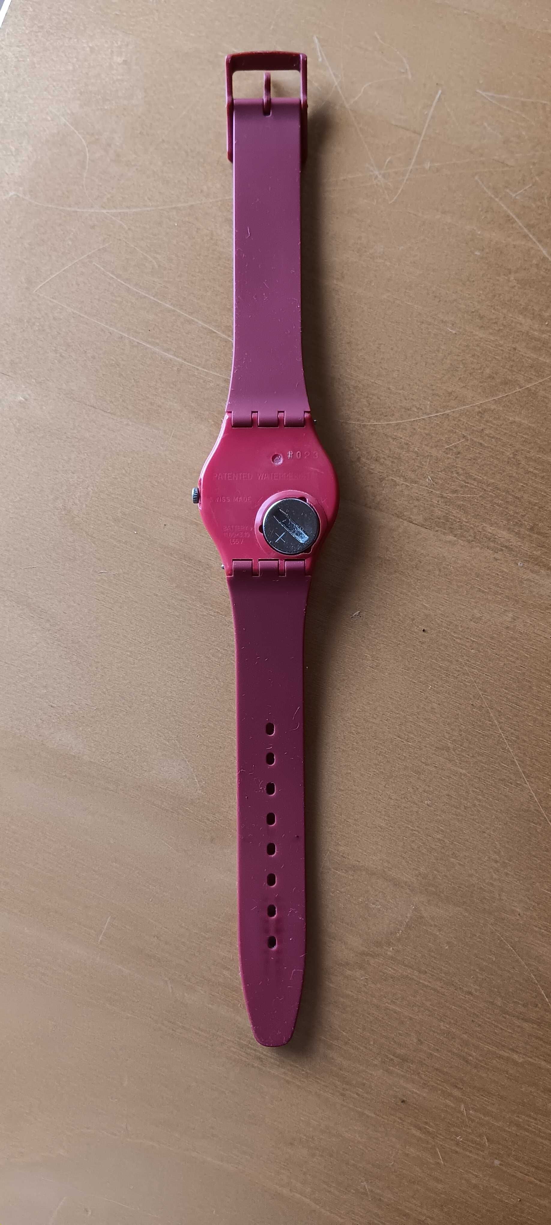 Relógio Swatch vermelho