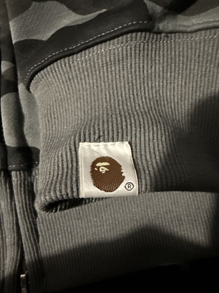 Sprzedam bluze A Bathing Ape