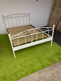 Łóżko dwuosobowe z materacem 140x200 metalowe białe - Możliwy dowóz
