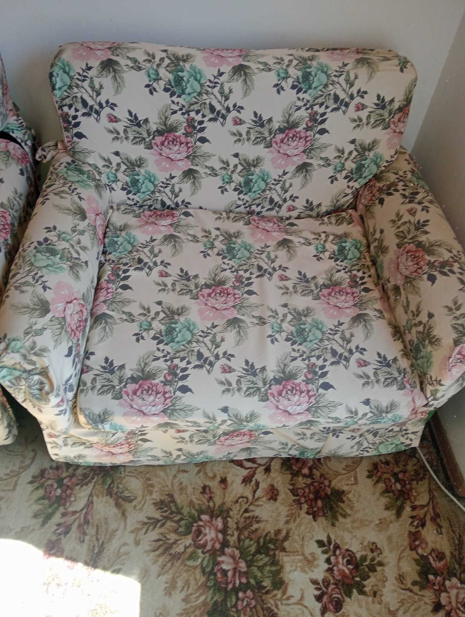Sofás de sala (os 3 são sofá-cama)
