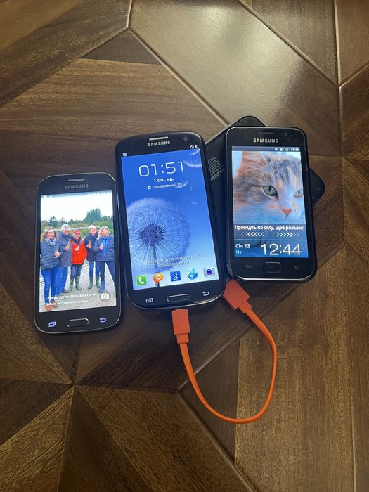 Самсунг гелаксі, samsung galaxy s1. S3 , ace 4