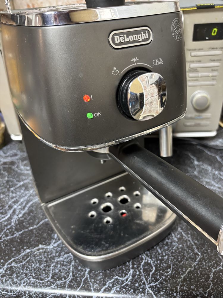 Кофеварка Delonghi  ECI341.BK