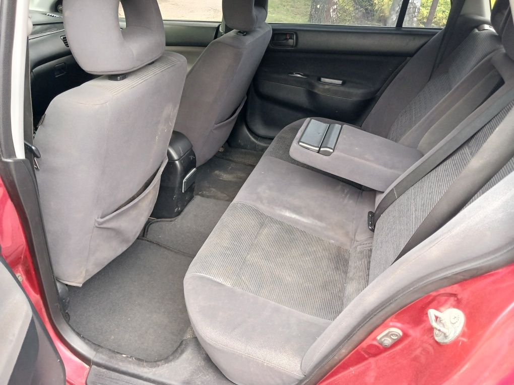 Mitsubishi Lancer 1.6 газ бензин