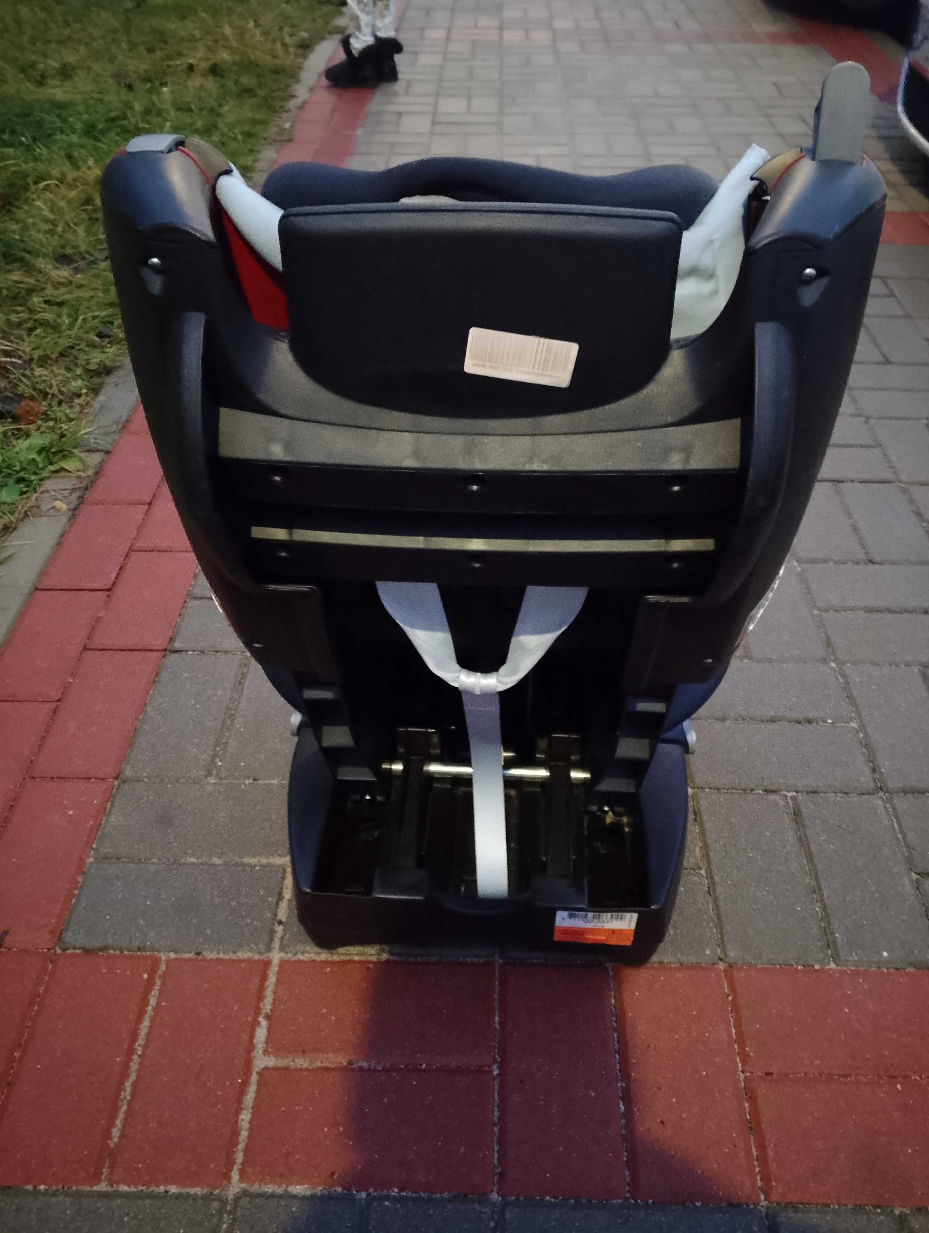 Fotelik, różne maxi cosi samochodowy dla dziecka