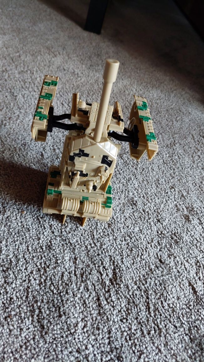 Czołg robót Transformers 2w1 napęd
