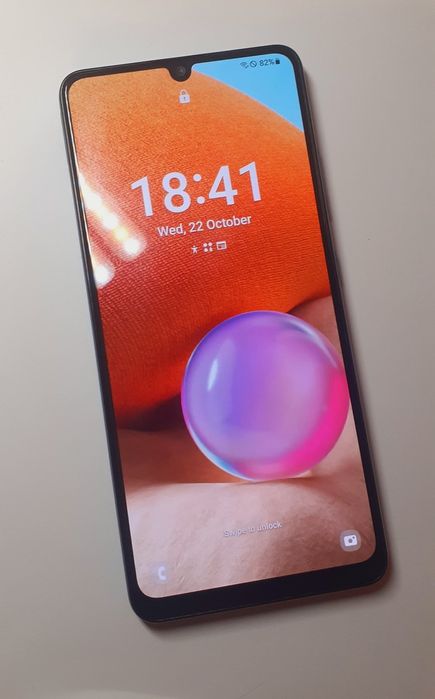 Samsung Galaxy a32  4/64 gb  хороший стан з двома чохлами